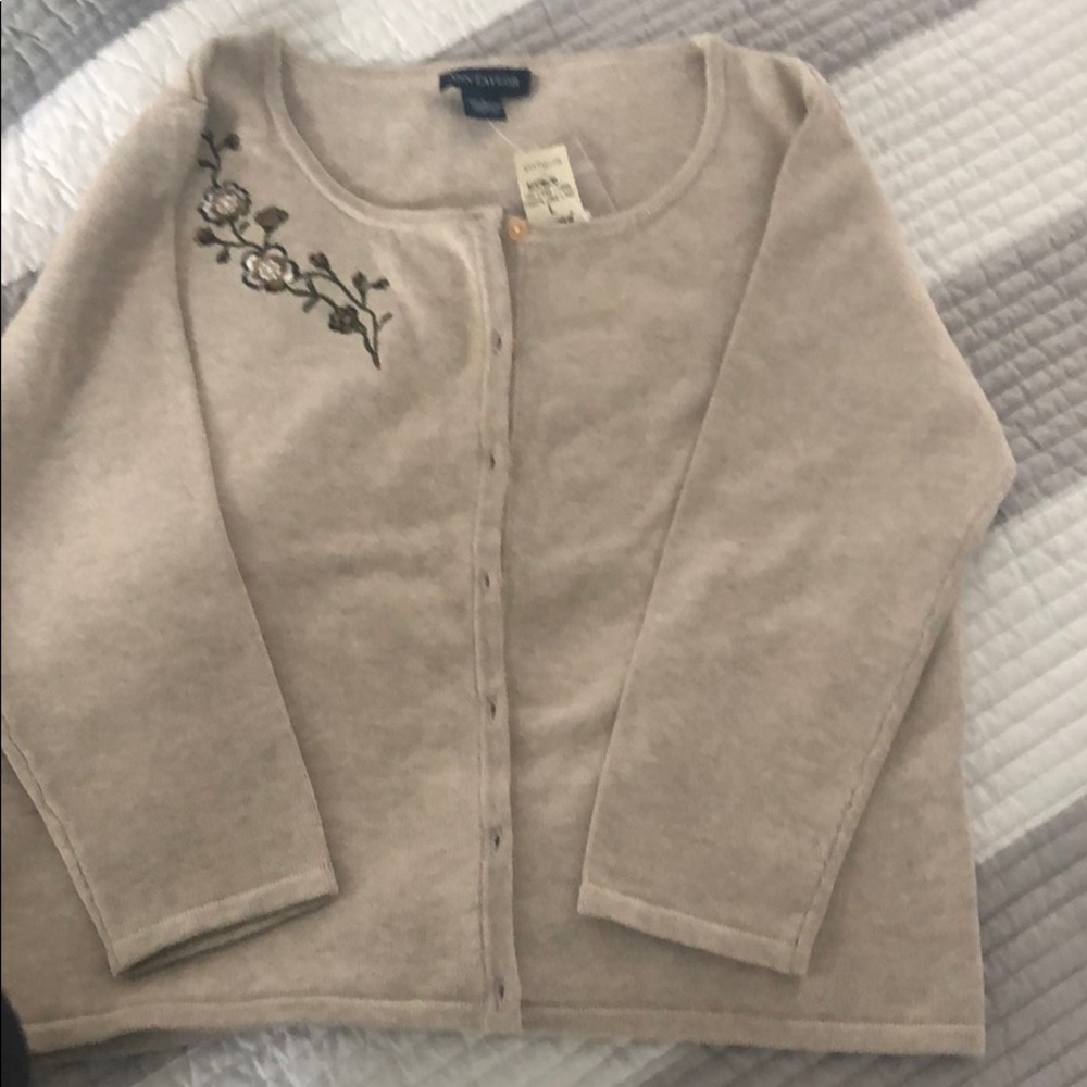 Ann Taylor NWT woman’s cardigan